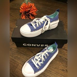 Kids Converse Chuck Taylor size 3.5